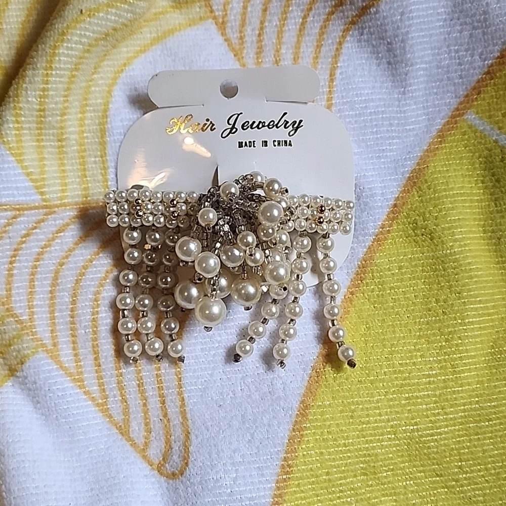 NWT Faux Pearl Hair Jewelry Clip for Girls